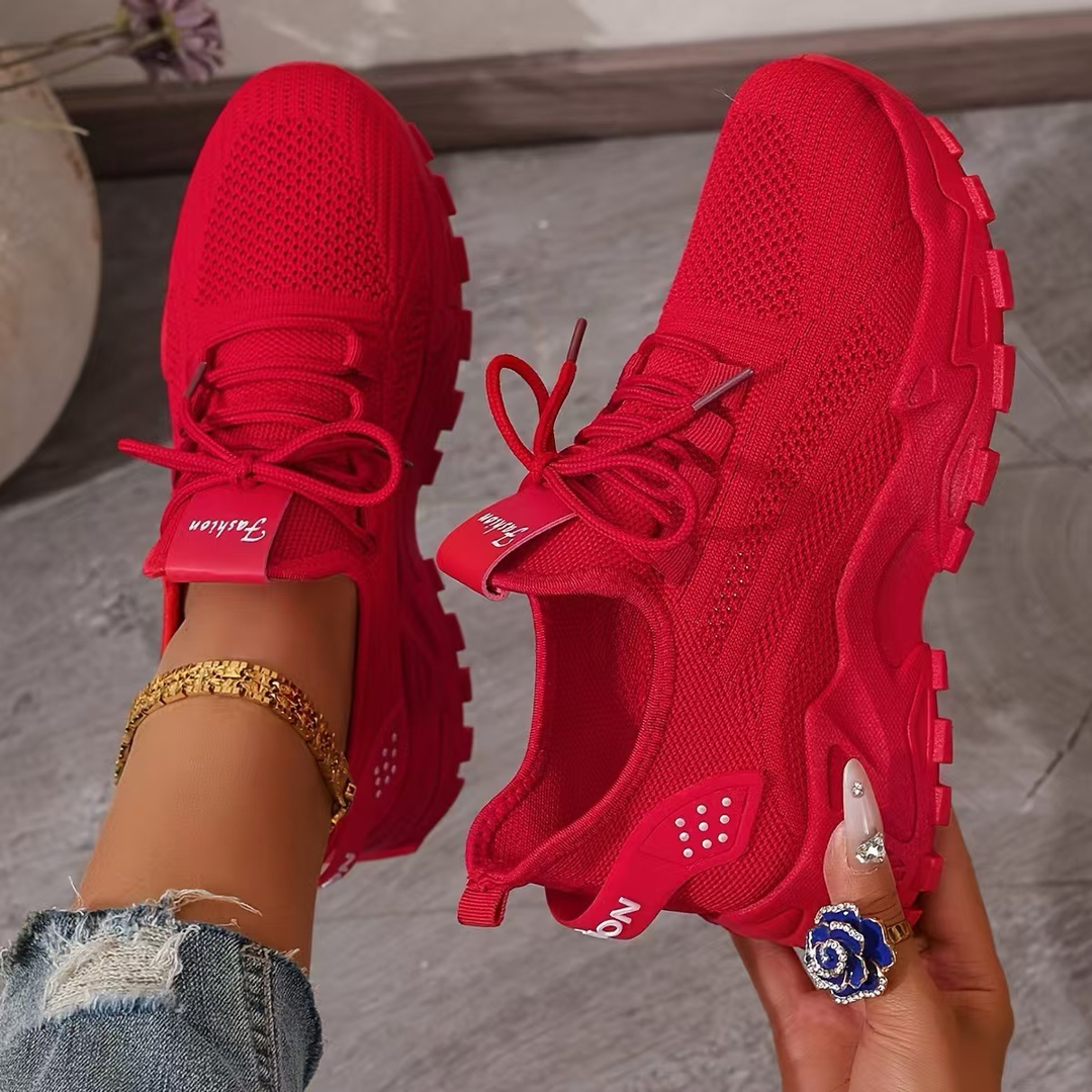 Basket orthopédique femme rouge à lacets, vue de profil