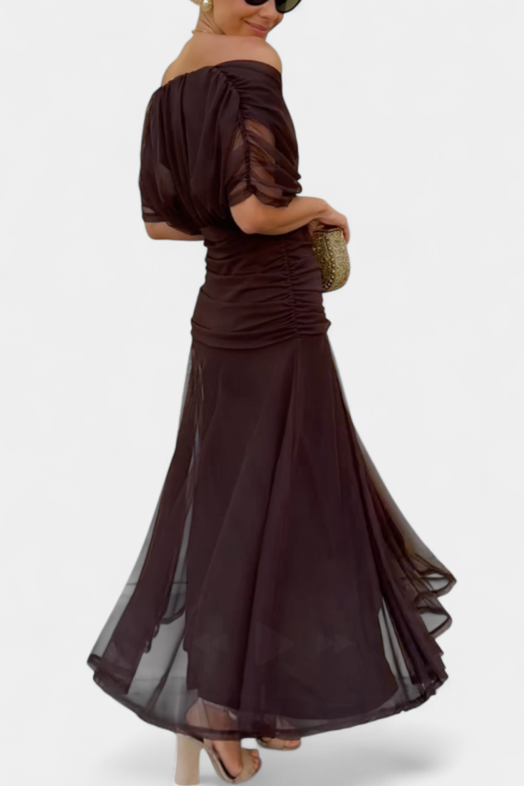 Robe de soirée épaules dénudées femme violette, vue de face