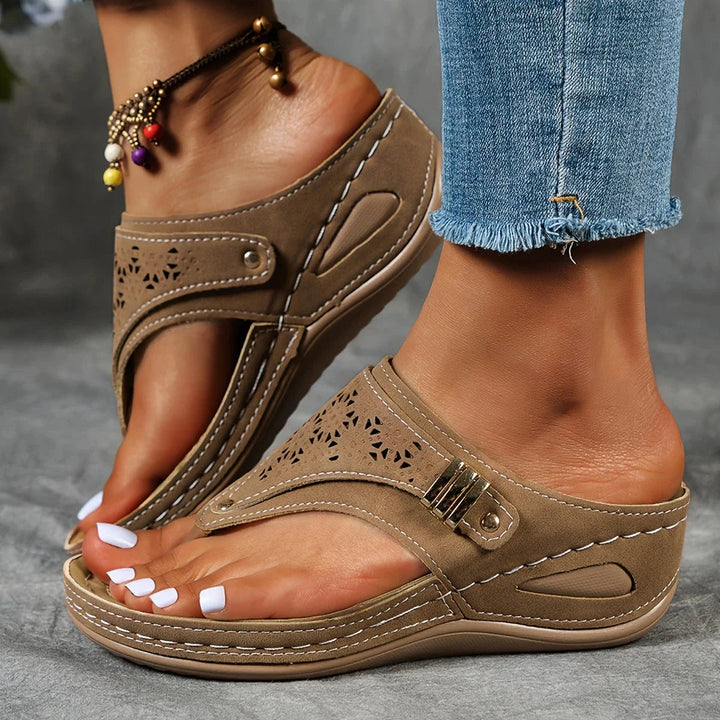 Sandales femme compensées ouvertes avec boucle